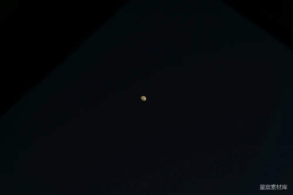 高清摄影 夜空 月亮 宁静 自然 黑暗 夜空中的一轮明月