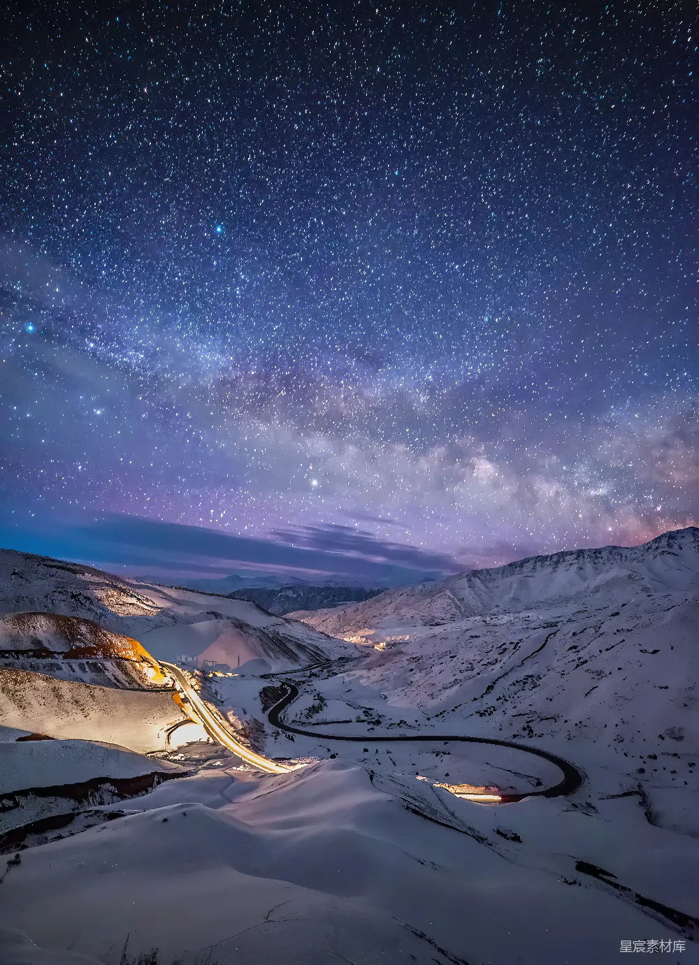 高清摄影 雪山 星空 银河 夜晚 自然风光 雪域星河：蜿蜒山路下的银河奇景