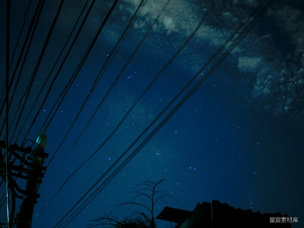 高清摄影 夜空 星星 城市 自然 宁静 夜空下的电线杆