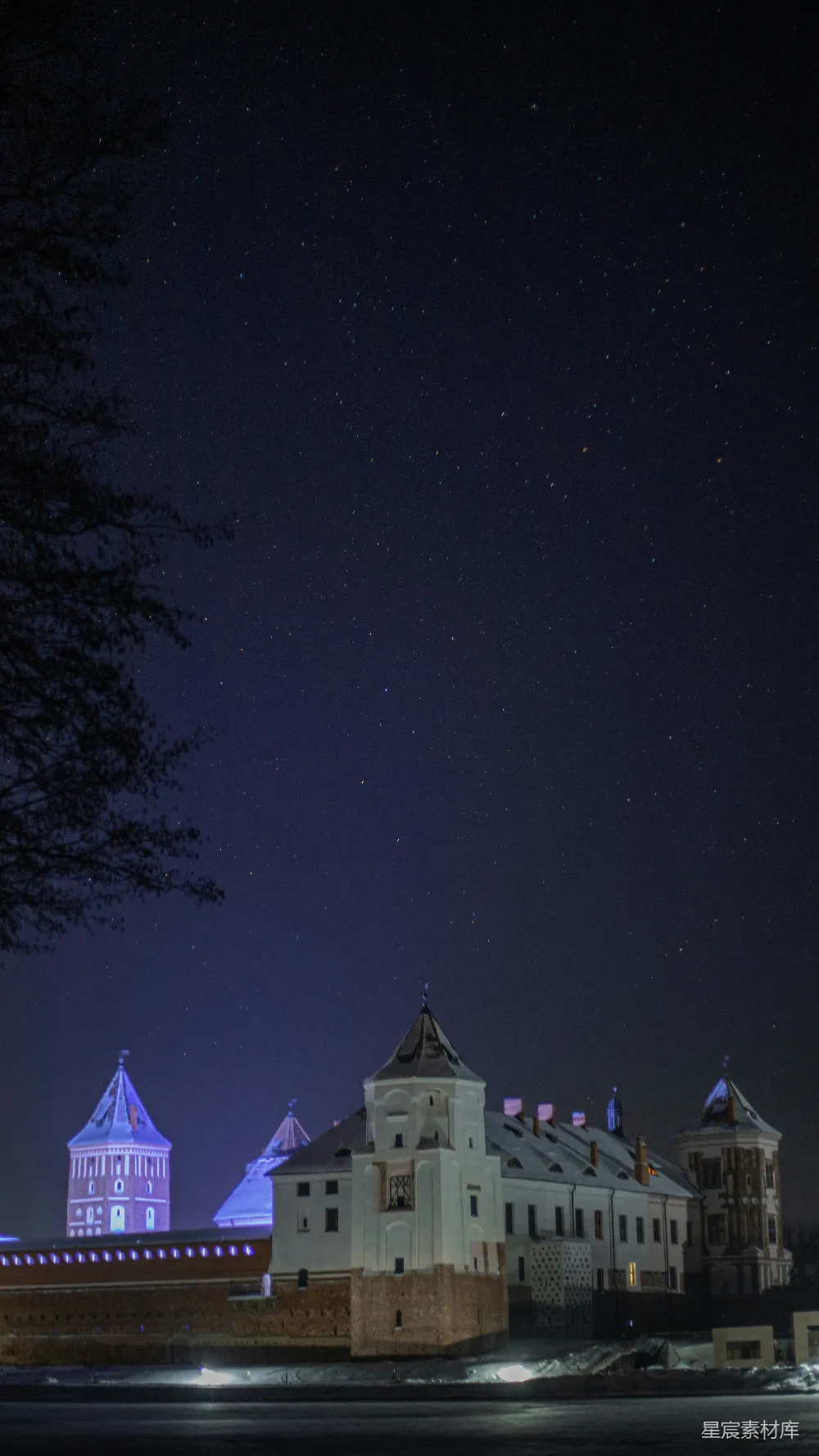 高清摄影 城堡 夜景 星空 历史建筑 静谧 夜空下的城堡