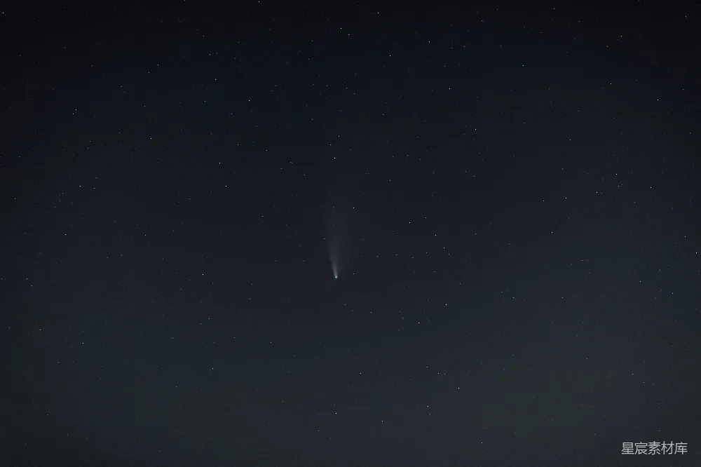 高清摄影 夜空 彗星 星空 宇宙 自然 夜空中划过的彗星