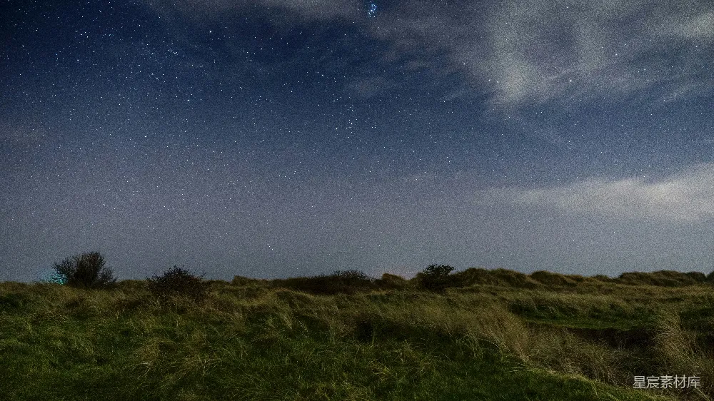 高清摄影 星空 自然 宁静 户外 夜晚 夜空中闪烁的星辰