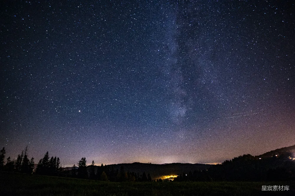 高清摄影 夜景 星空 宁静 自然 风景 星河下的宁静夜晚