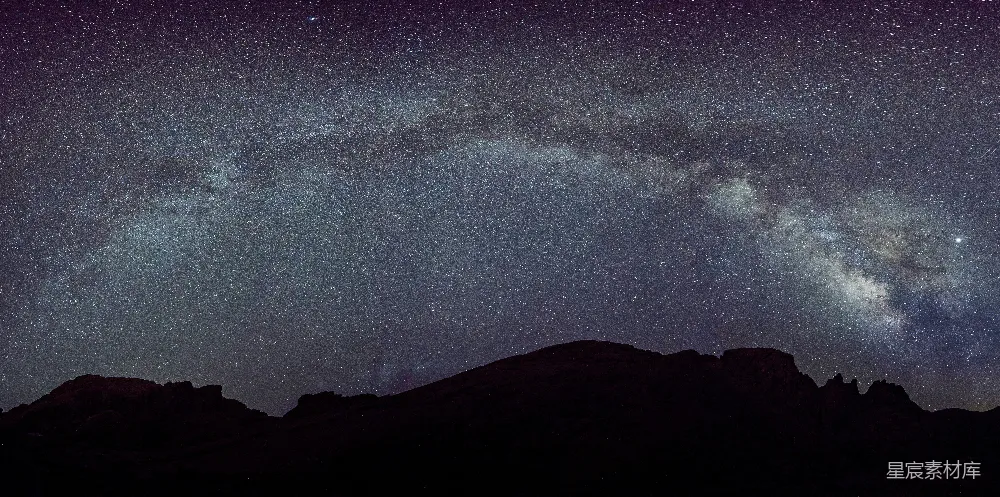高清摄影 夜空 银河 山影 自然美景 宁静 银河与山影的夜空
