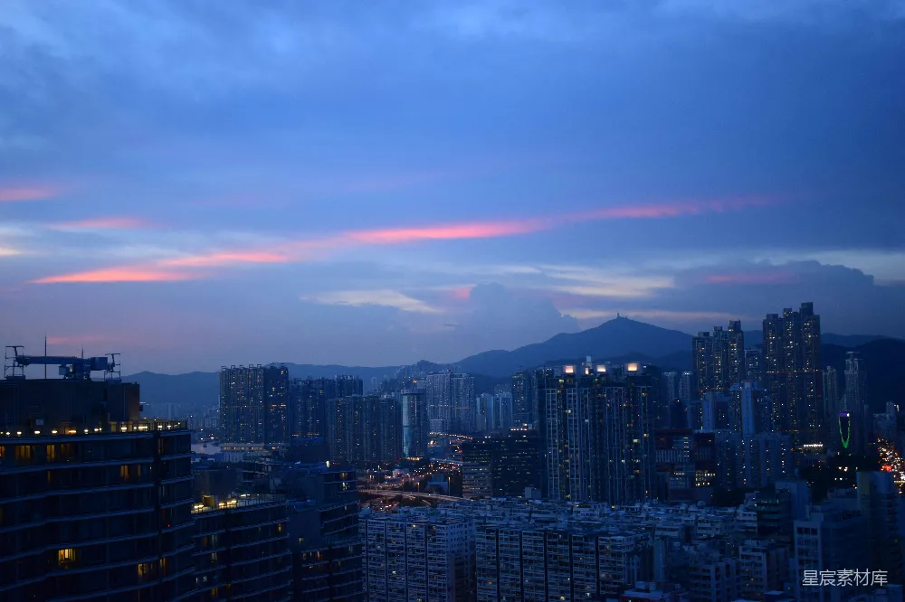 高清摄影 城市景观 黄昏 高楼大厦 自然与城市结合 暮色中的城市剪影
