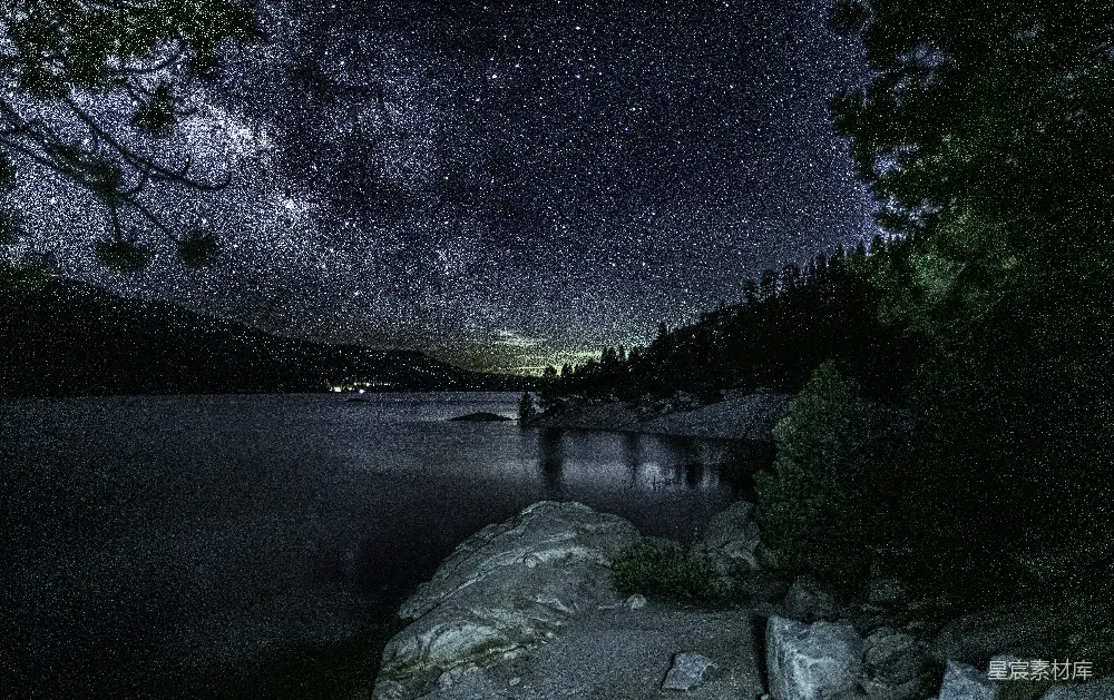 高清摄影 夜景 星空 自然 宁静 摄影 湖畔夜空下的星河