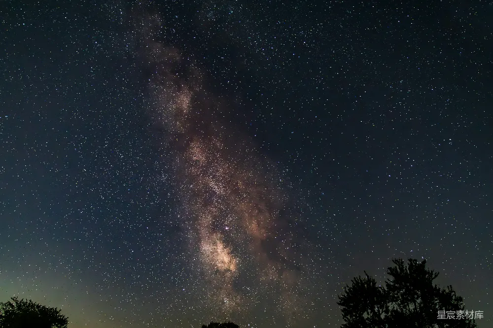 高清摄影 星空 银河 宁静 自然 宇宙 银河星空下的宁静
