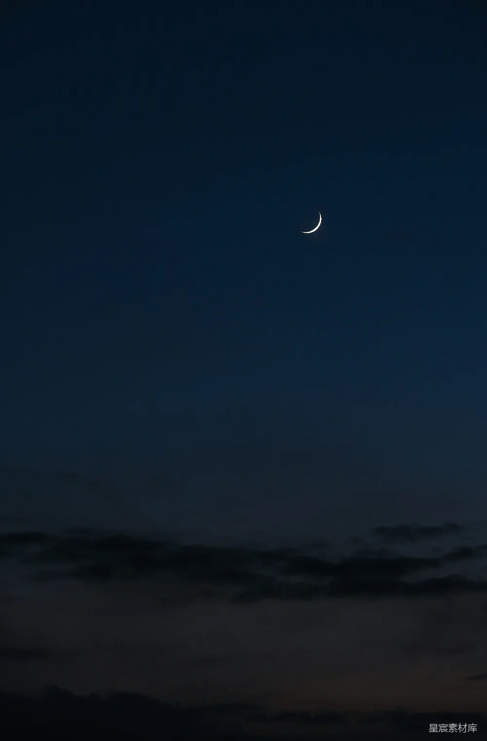 高清摄影 月亮 夜晚 宁静 自然 天空 新月与夜空