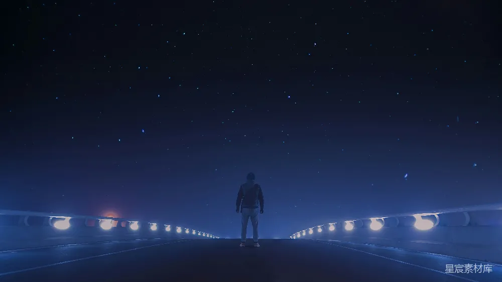 高清摄影 夜晚 孤独 星河 道路 深邃 星河下的孤独身影