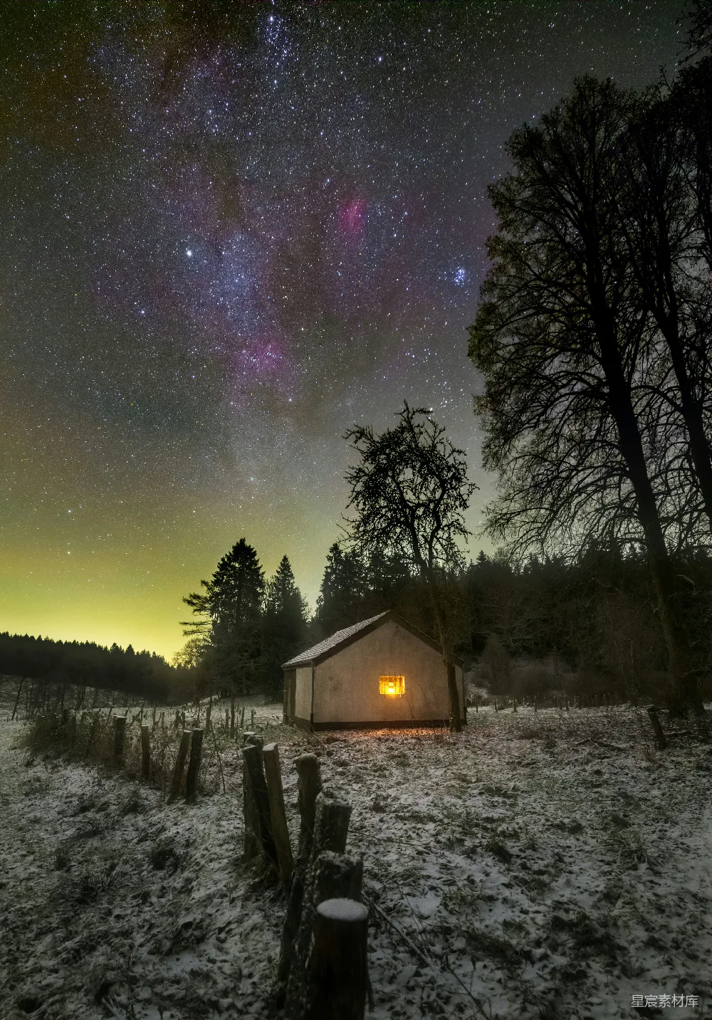 高清摄影 夜景 星空 小屋 雪地 自然 雪夜小屋下的星河
