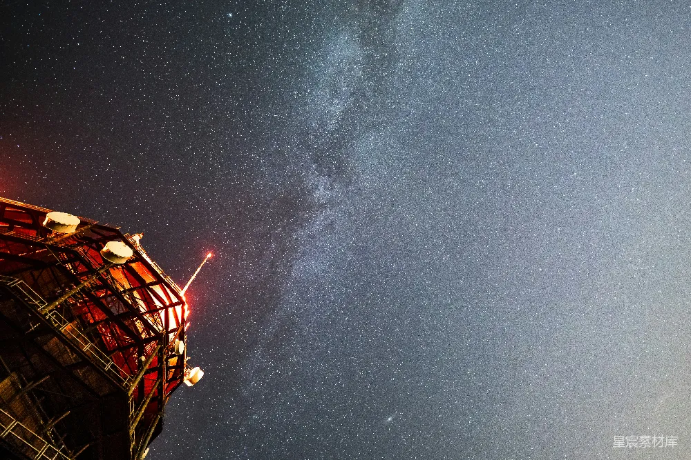 高清摄影 夜空 通信塔 星河 科技 自然 夜空下的通信塔