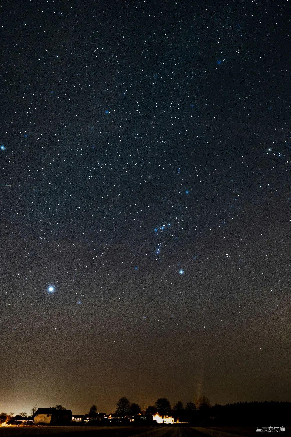 高清摄影 星空 乡村 宁静 自然美 夜景 夜空下的小村庄
