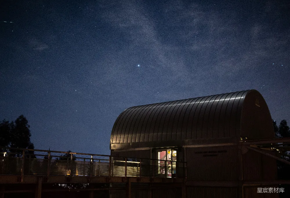 高清摄影 天文台 夜景 星空 建筑 宁静 天文台下的星空