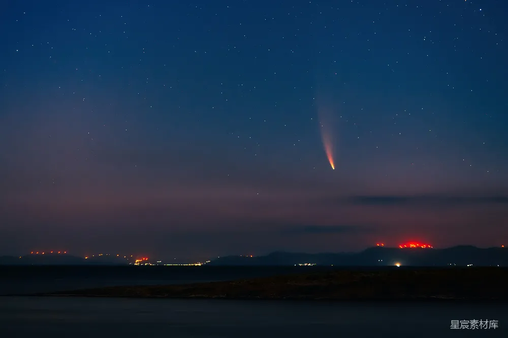 高清摄影 夜空 彗星 海岸线 宁静 星空 彗星夜空下的宁静海岸