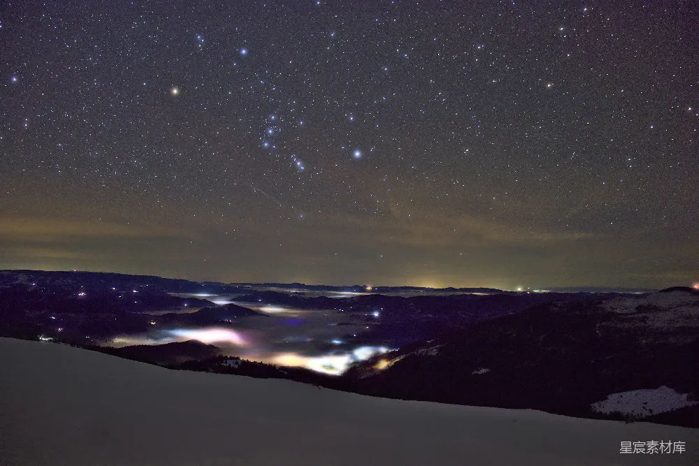 高清摄影 夜景 星空 山峦 自然风光 宁静 夜空下的山峦与星河