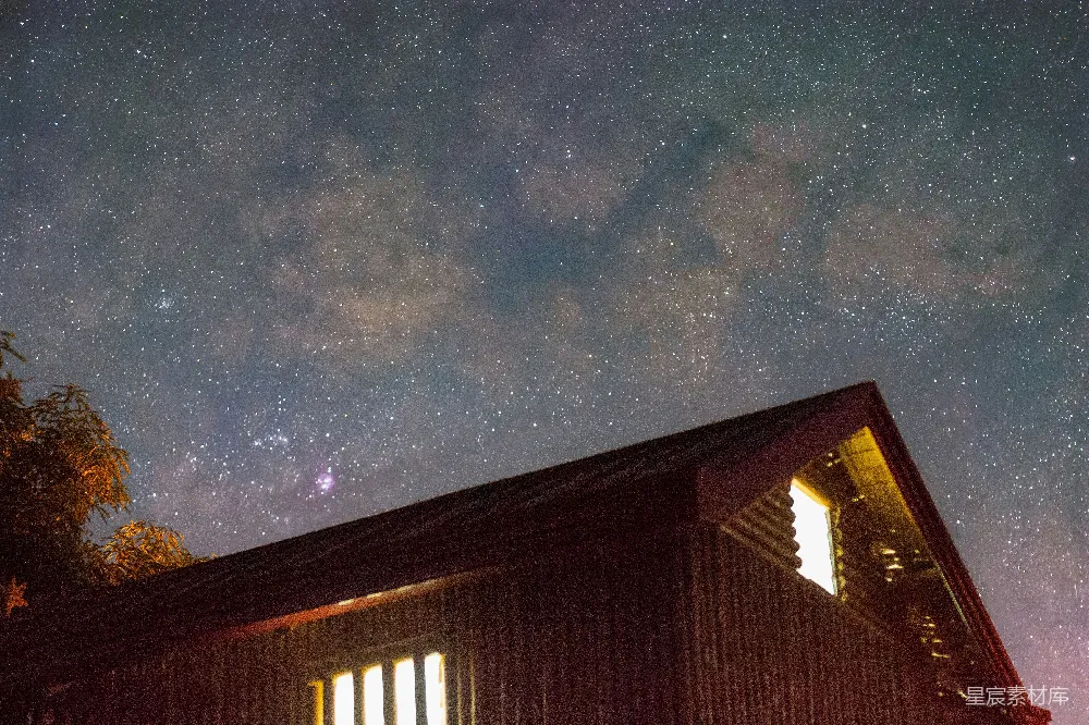 高清摄影 夜空 古建筑 星空 静谧 自然 夜空下的古建筑