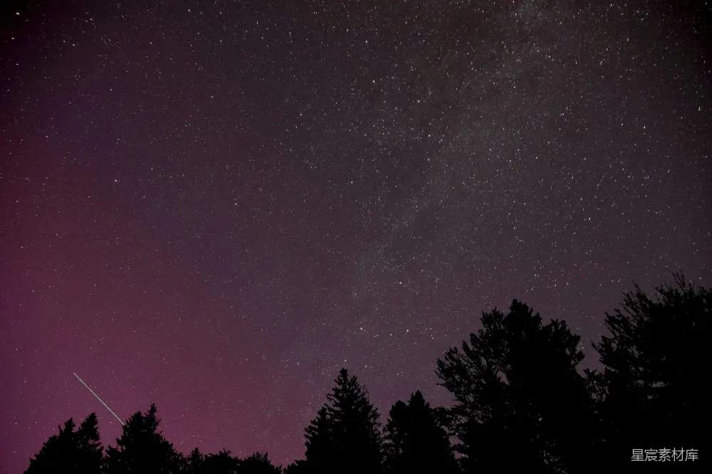 高清摄影 夜空 流星 星空 自然 宁静 夜空下的流星与星河
