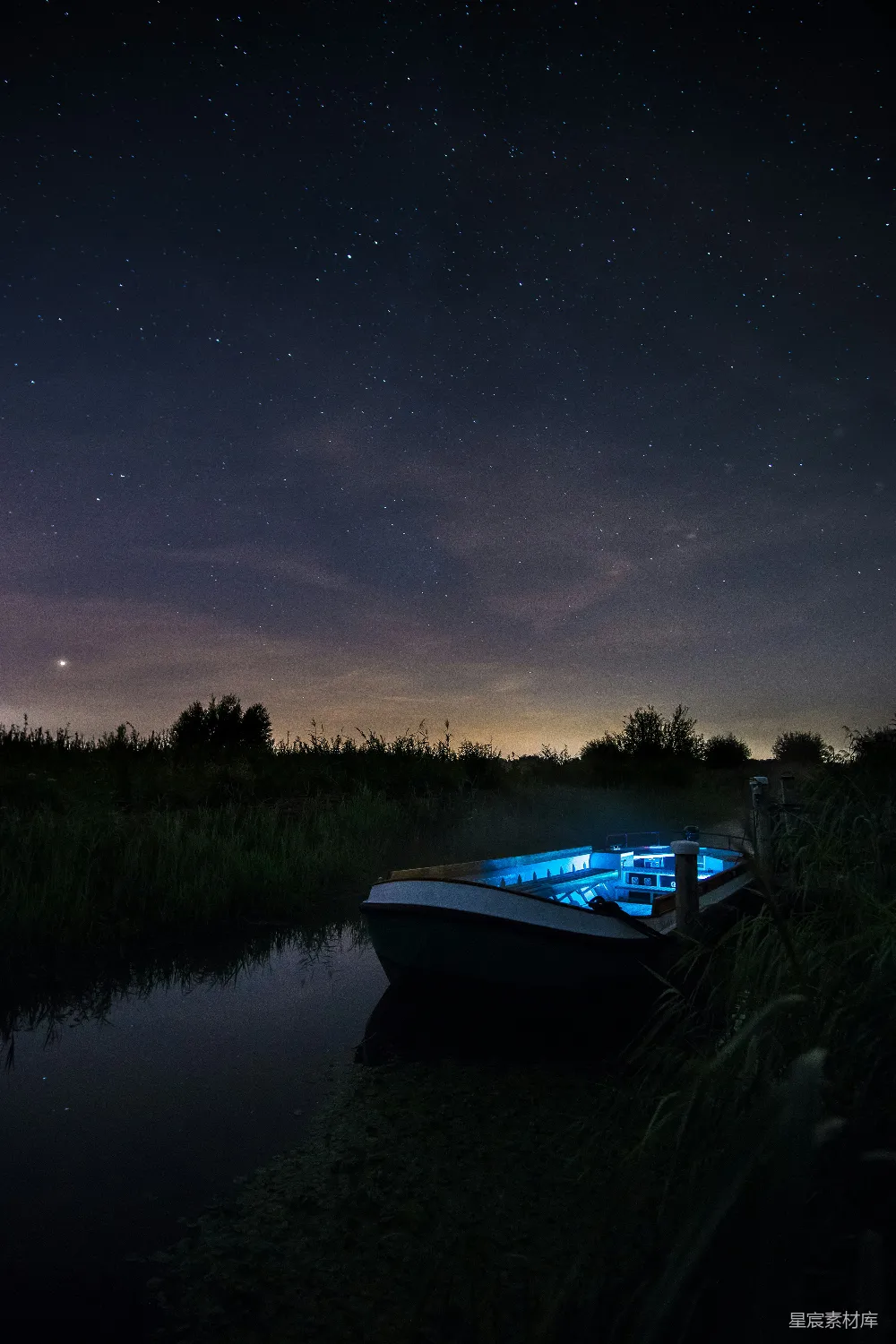 高清摄影 夜景 星星 静谧 小船 自然 夜幕下的小船