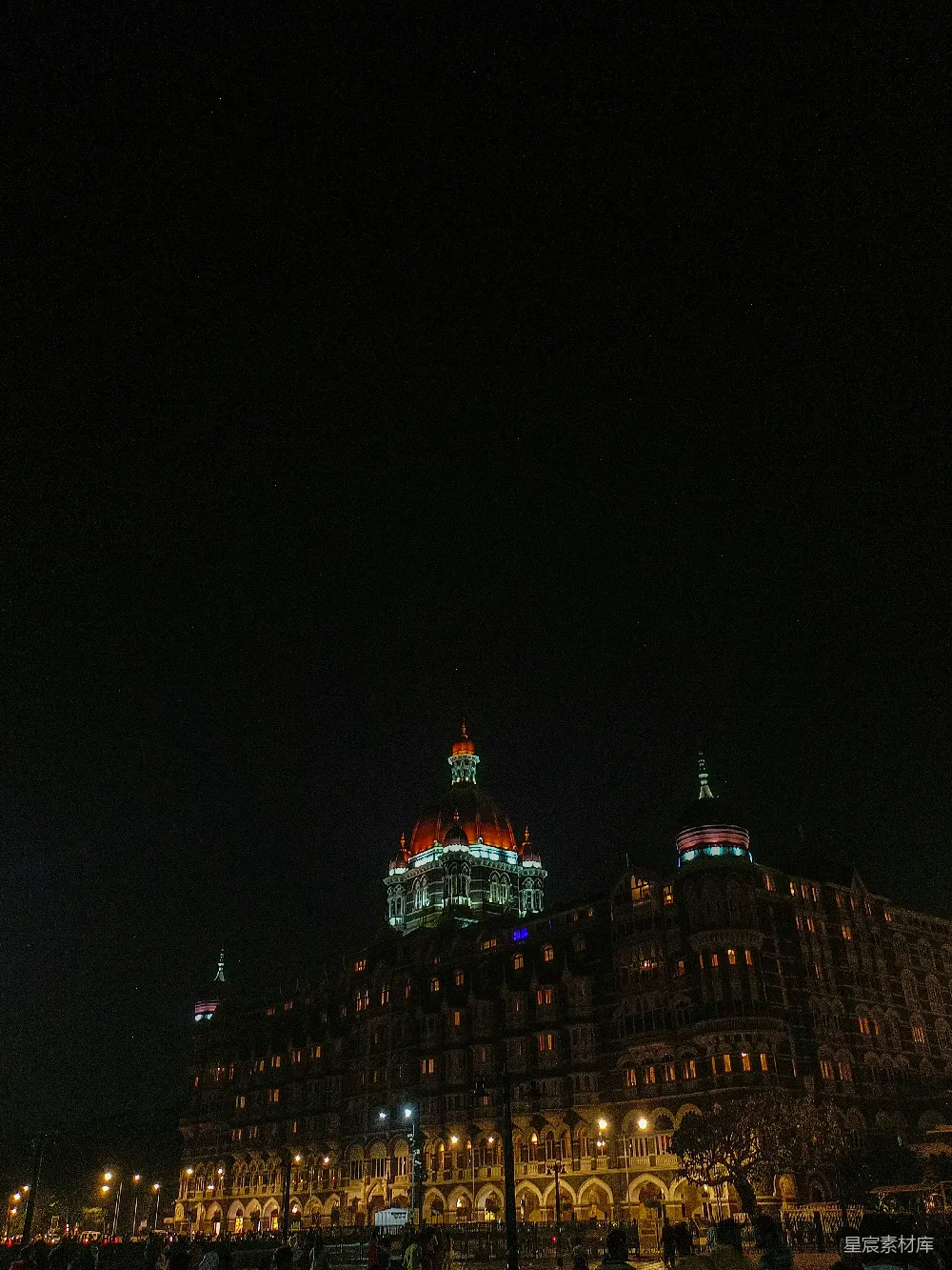 高清摄影 夜景 建筑 城市 历史 旅游 夜幕下的宏伟建筑