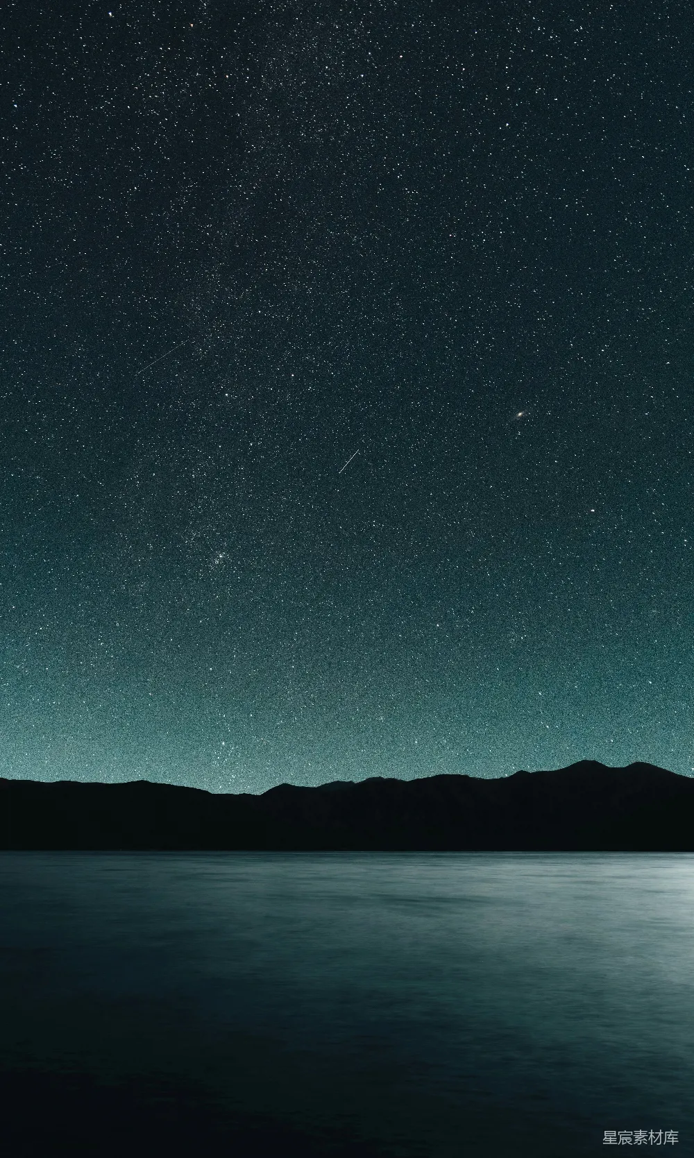 高清摄影 夜空 星空 宁静 湖景 自然 夜空下的宁静湖景