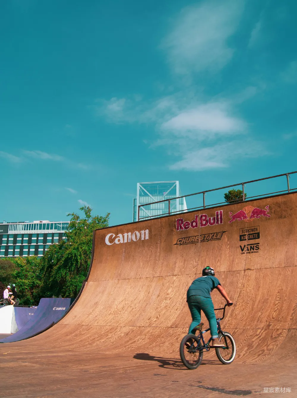 高清摄影 极限运动 城市公园 BMX 户外活动 休闲娱乐 极限运动与城市风光