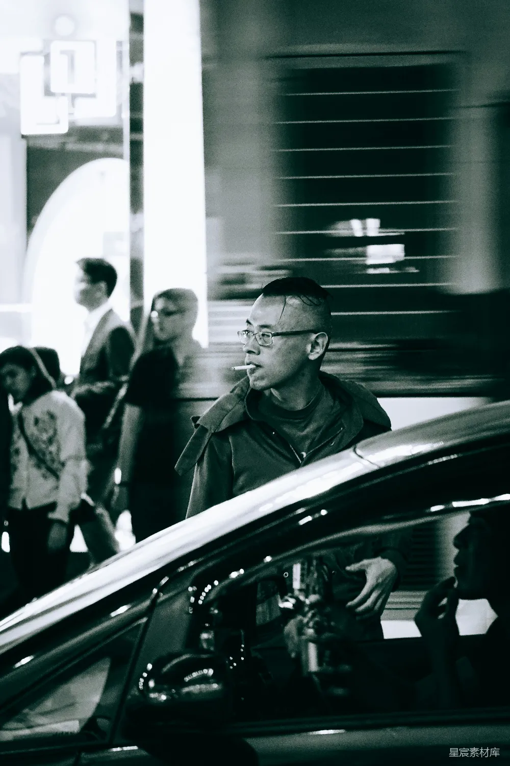 高清摄影 黑白摄影 街头场景 都市生活 吸烟者 城市中的烟客
