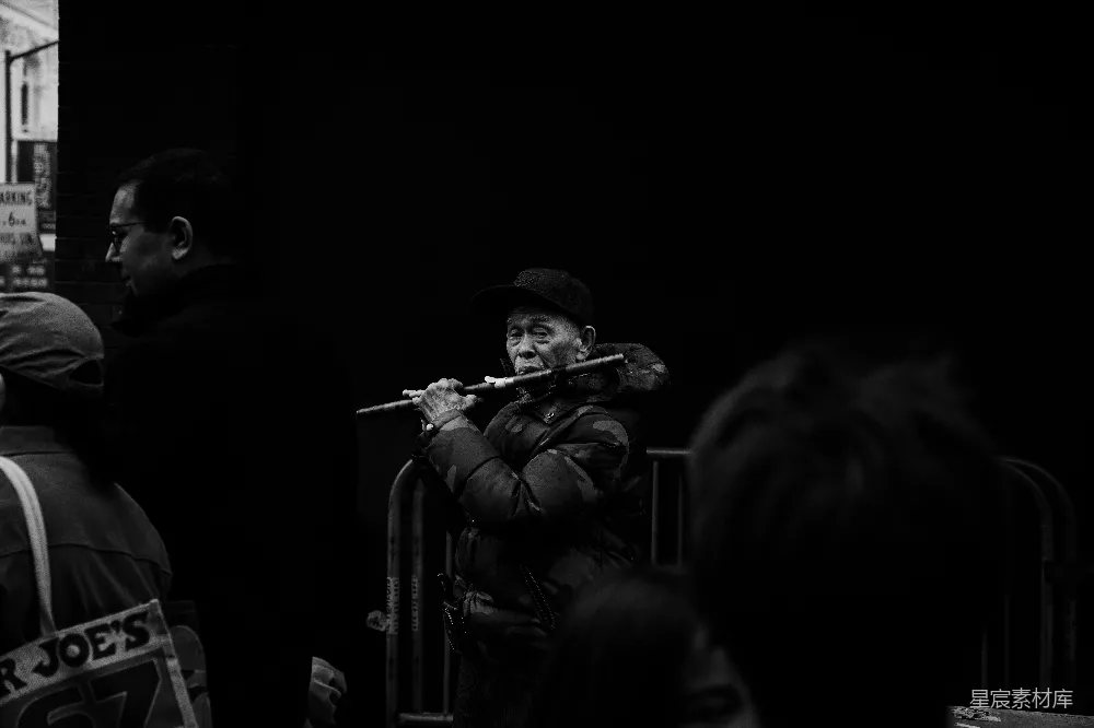 高清摄影 街头艺术 黑白摄影 音乐 城市 人文 街头乐手的黑白瞬间