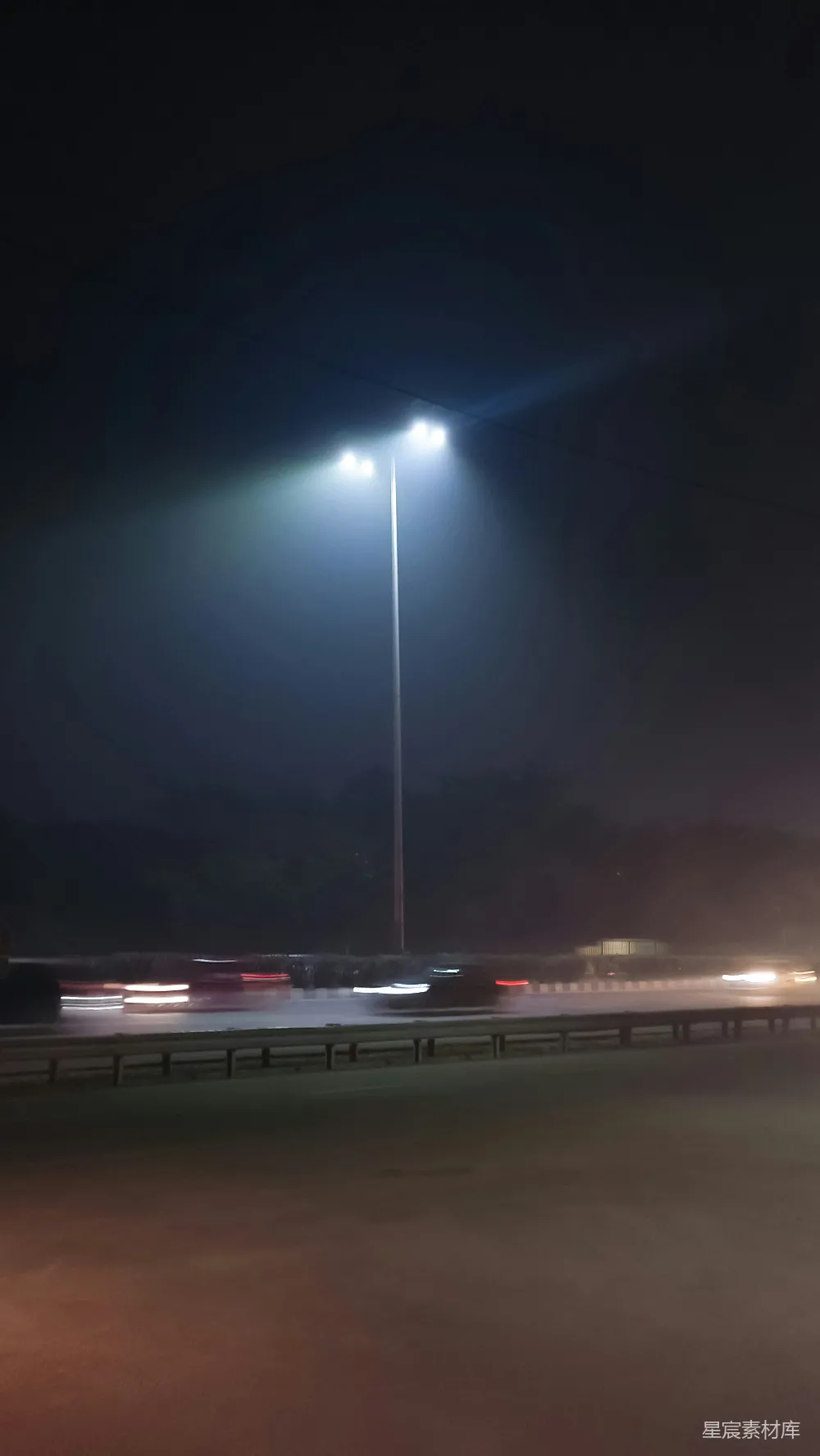 高清摄影 夜景 路灯 城市 宁静 夜晚 夜色中的路灯