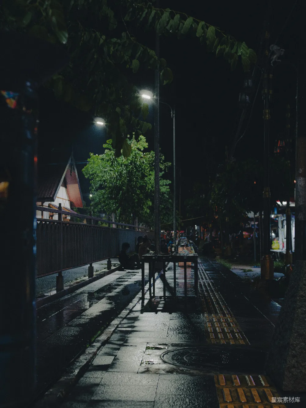 高清摄影 夜晚 街道 雨景 城市生活 休闲 雨夜的街角