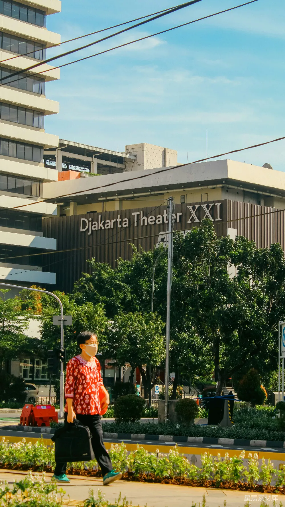 高清摄影 城市生活 建筑 户外 地标 休闲 雅加达剧院 XXI 前的日常