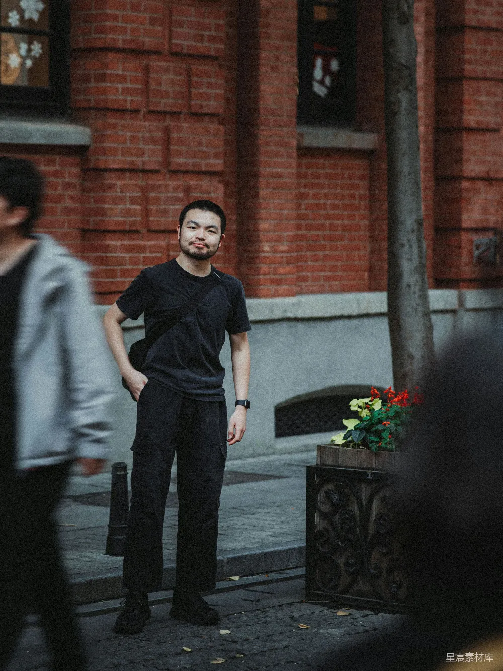 高清摄影 时尚 街头 城市 青年 休闲 城市街头的时尚青年