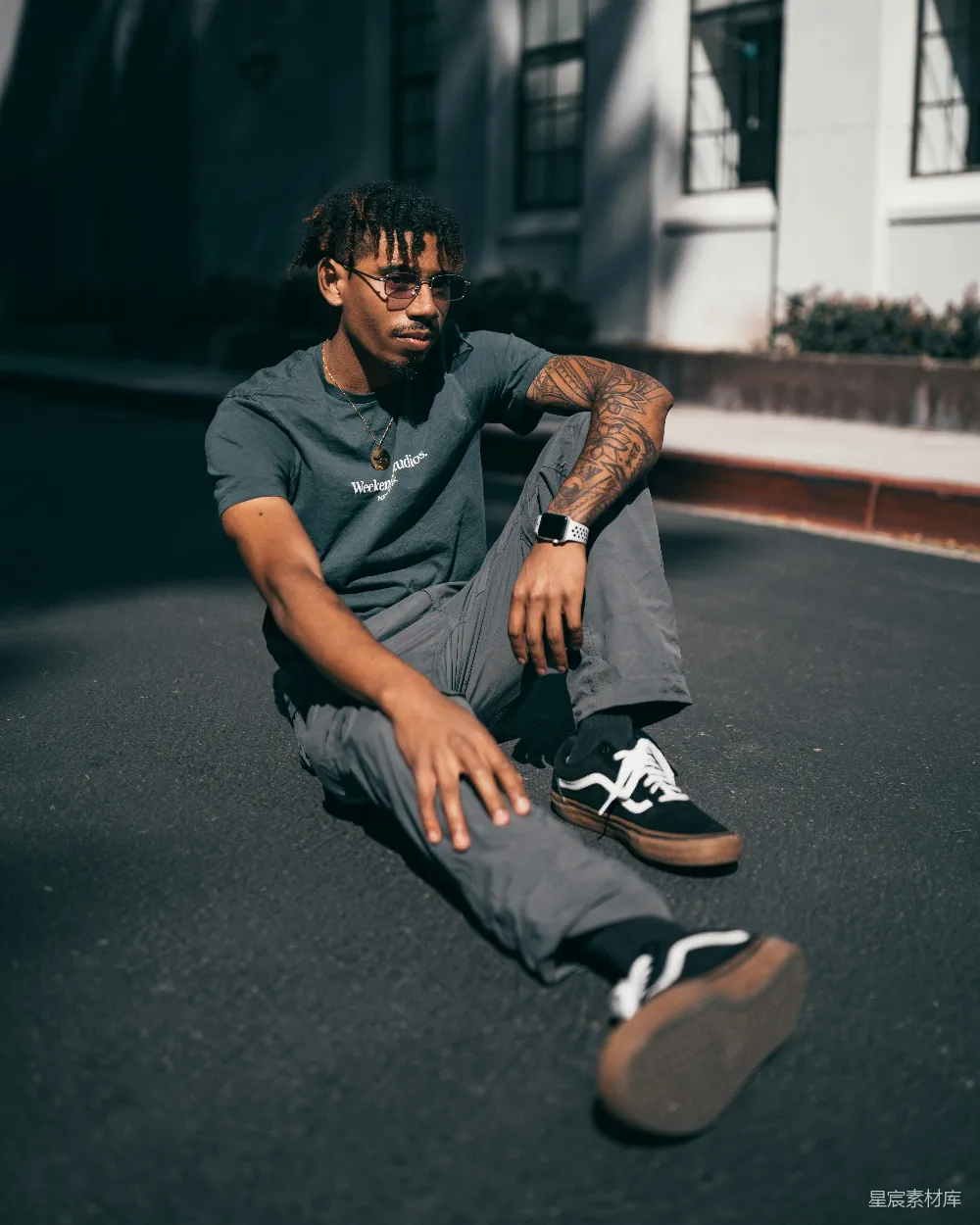 高清摄影 街头文化 时尚 休闲 户外 年轻人 街头风格的年轻男子