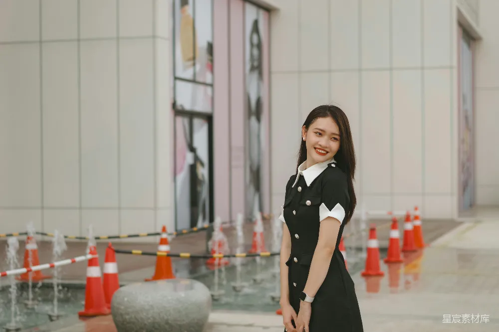 高清摄影 青春 城市 微笑 时尚 户外 城市中的青春微笑