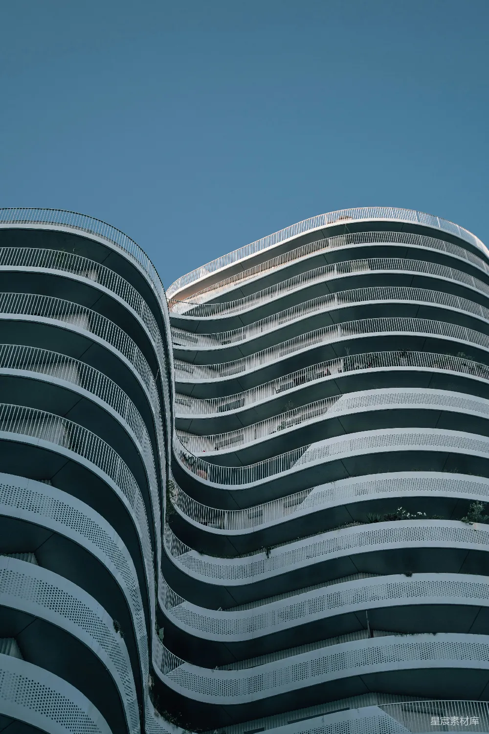 高清摄影 现代建筑 几何设计 城市景观 建筑美学 艺术感 现代建筑的几何美感