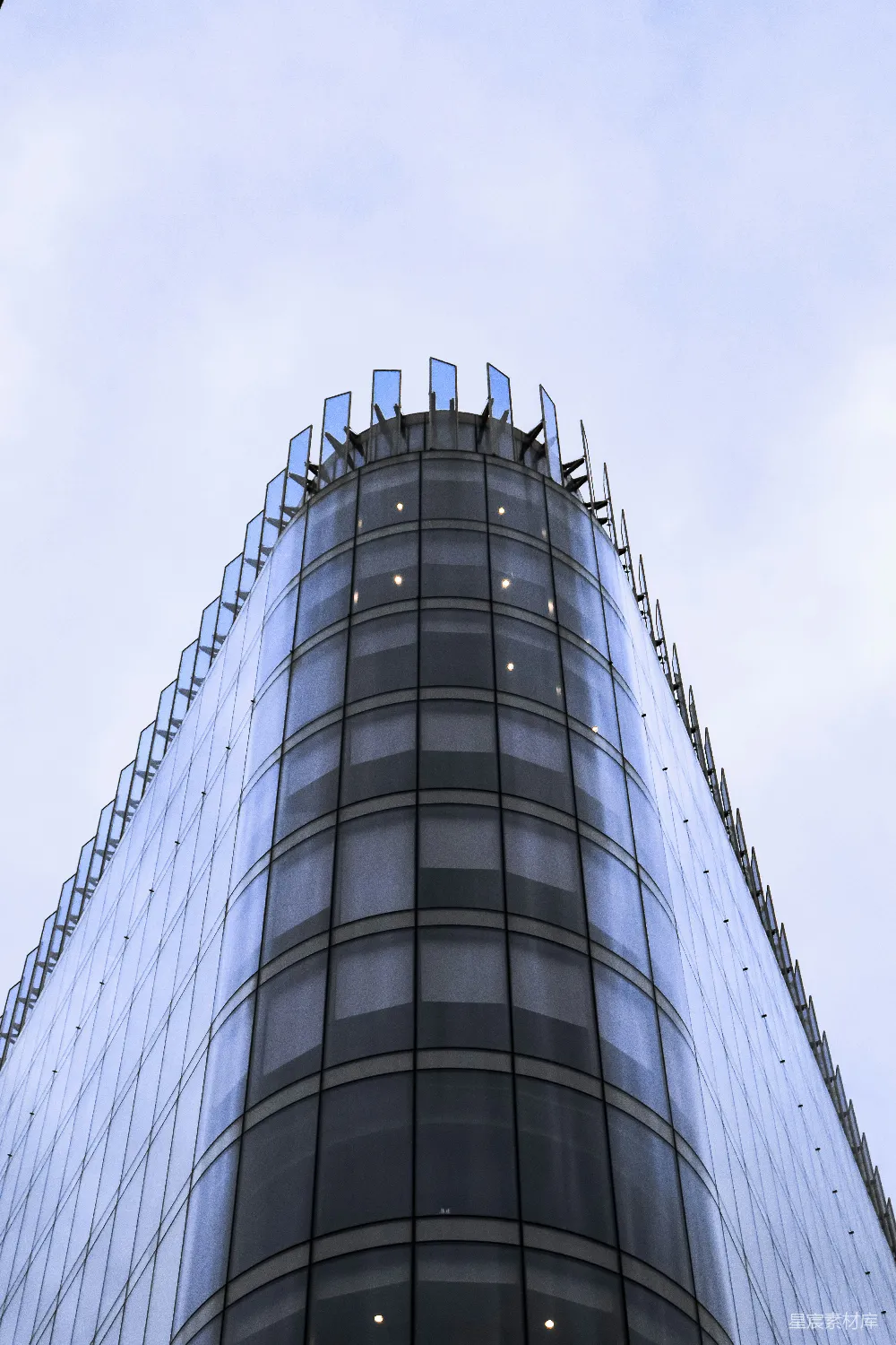 高清摄影 建筑 现代风格 玻璃幕墙 都市景观 商务中心 现代弧形玻璃建筑