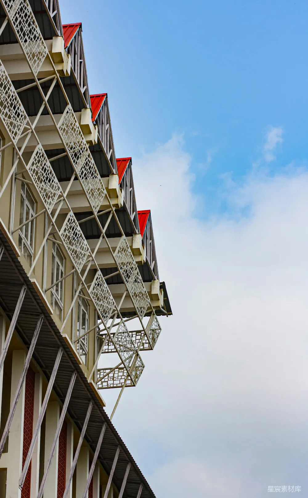 高清摄影 建筑 现代风格 天空 城市景观 户外 现代建筑与蓝天