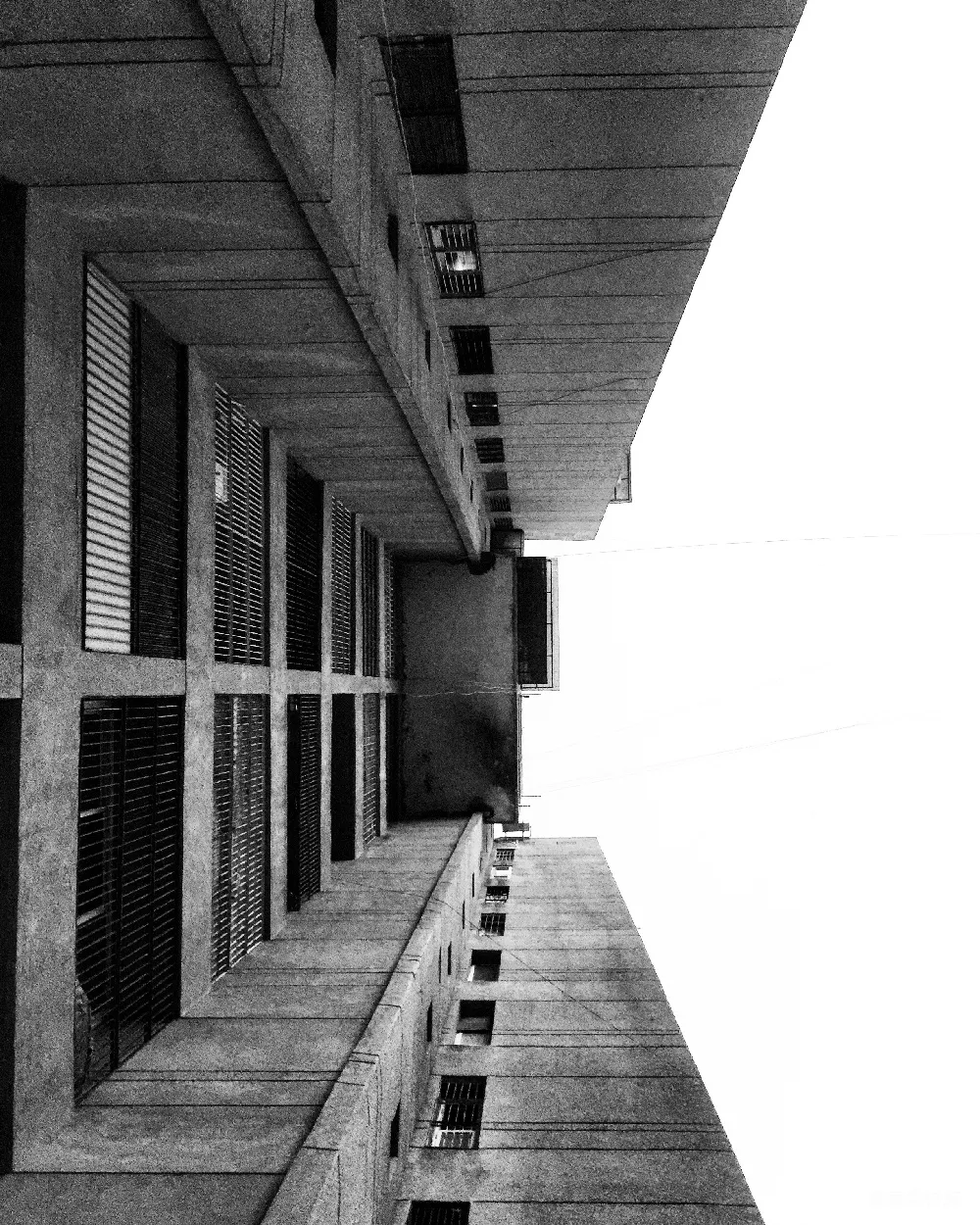 高清摄影 建筑 黑白色调 几何美学 城市风景 抽象艺术 现代建筑的线条与光影