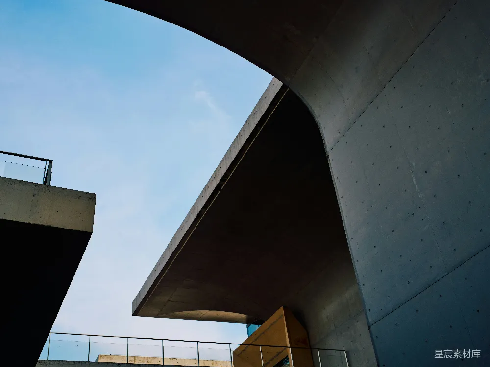 高清摄影 建筑 现代 简洁 蓝天 几何 现代建筑的简洁线条与蓝天