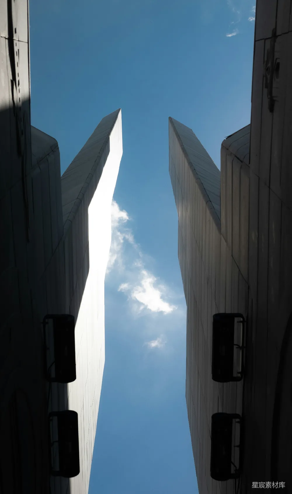 高清摄影 建筑 未来 现代 天空 视角 未来感建筑
