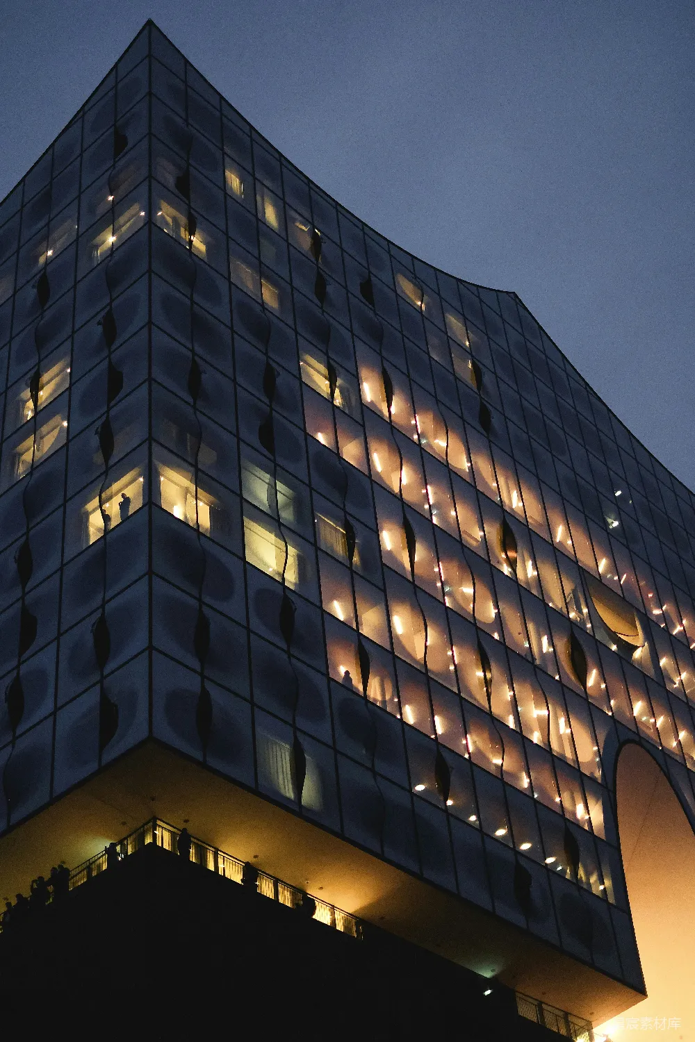 高清摄影 建筑 现代风格 城市夜景 玻璃幕墙 都市 现代玻璃幕墙建筑夜景