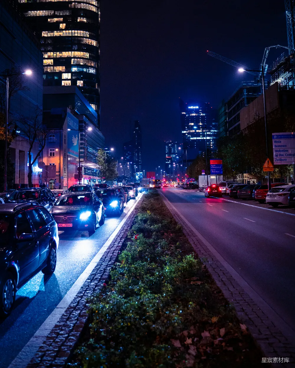 高清摄影 城市夜景 车流 都市生活 夜晚 现代建筑 都市夜景中的车流与灯火