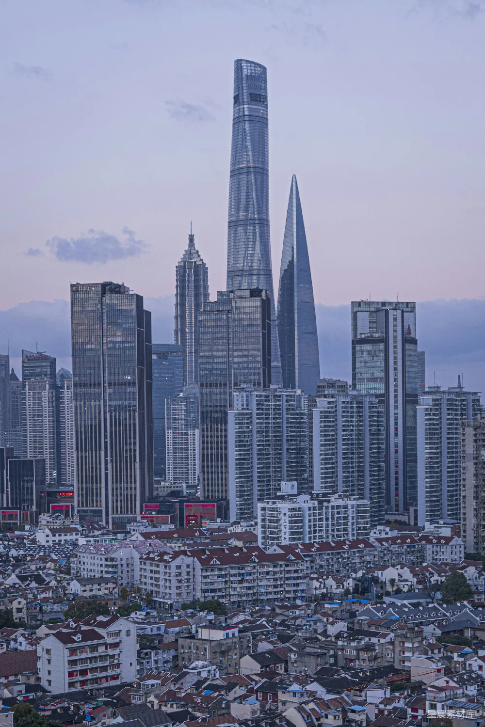 高清摄影 上海 天际线 现代建筑 传统建筑 城市风光 上海天际线：现代都市与传统建筑的对比