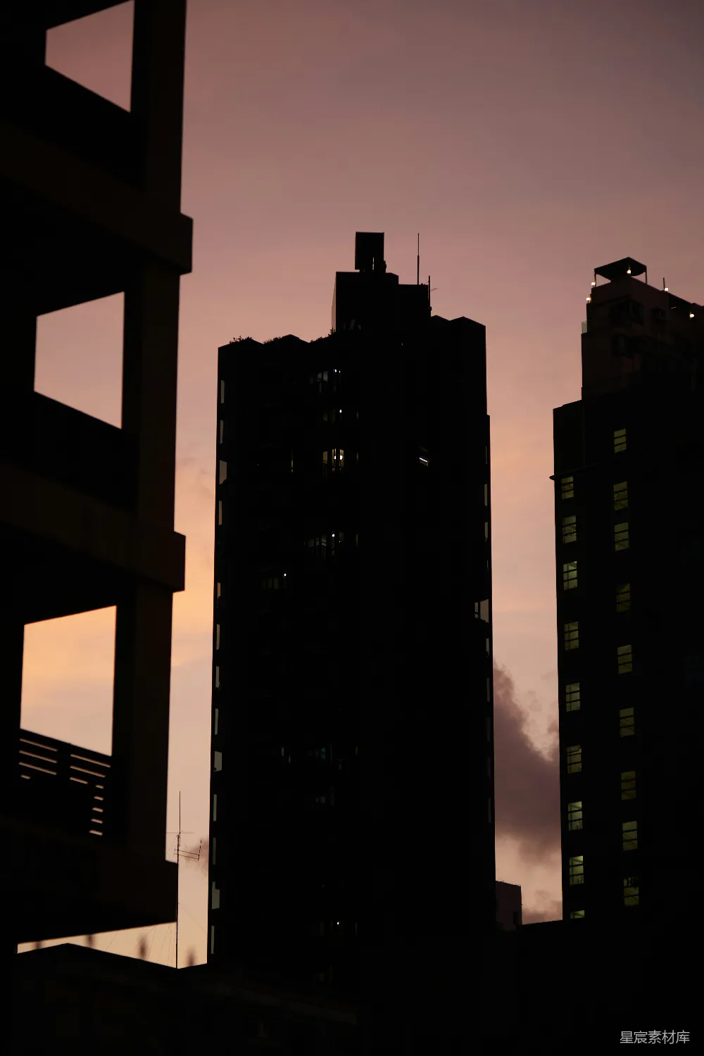 高清摄影 城市 剪影 夕阳 高楼 建筑 夕阳下的城市剪影