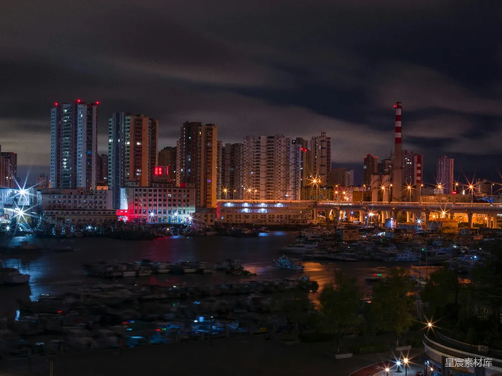 高清摄影 夜景 城市风光 河港 建筑群 灯光效果 夜幕下的城市河港