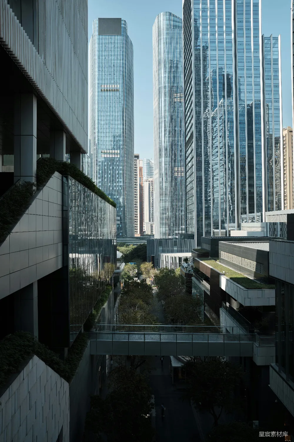 高清摄影 城市景观 现代建筑 绿色植物 都市生活 都市风光 现代城市中的绿色走廊