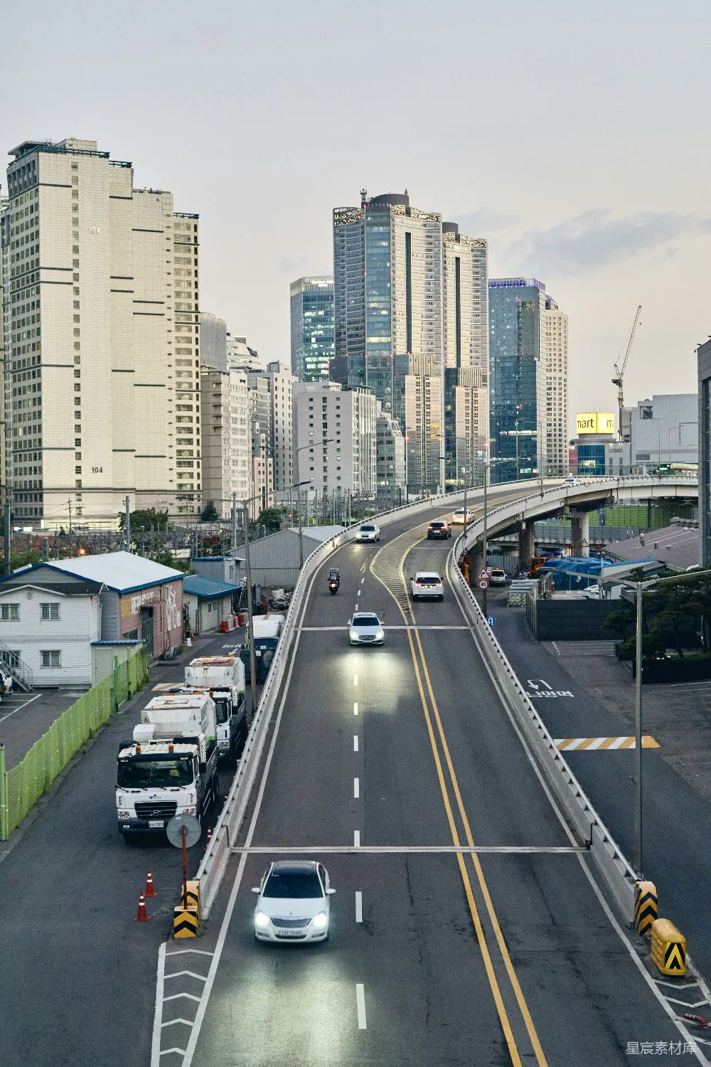 高清摄影 城市 高架道路 建筑 交通 都市 城市天际线与高架道路
