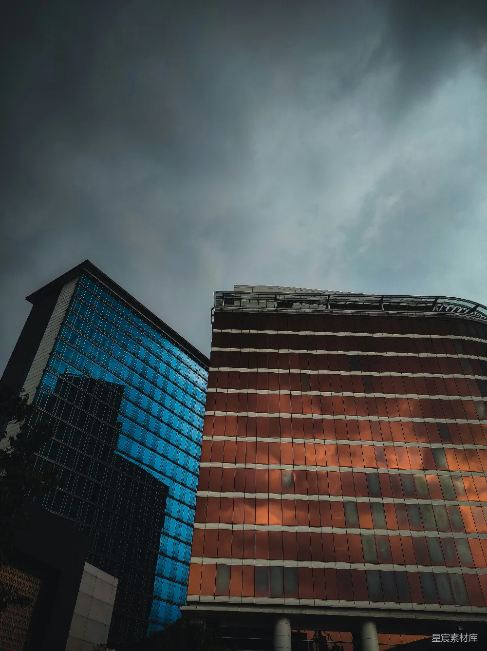 高清摄影 城市 现代建筑 天空 城市景观 建筑艺术 现代建筑与天空的交响