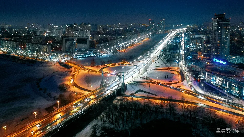 高清摄影 城市景观 夜晚 交通 雪景 都市 冬夜灯光下的城市交界