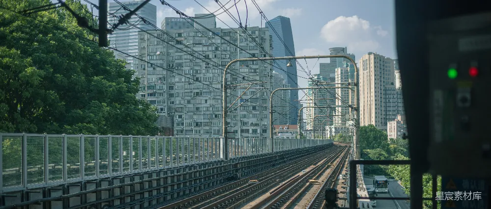 高清摄影 城市 交通 高楼 铁路 现代 城市轨道交通与高楼林立的景象