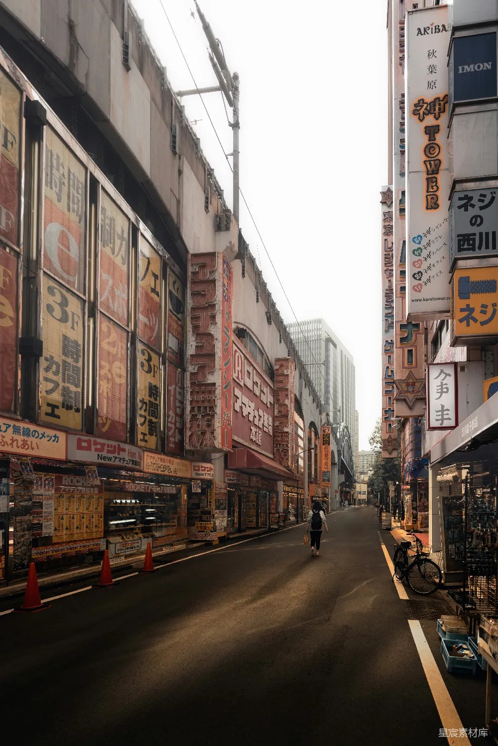 高清摄影 东京 秋叶原 街景 清晨 城市 东京秋叶原的清晨街景